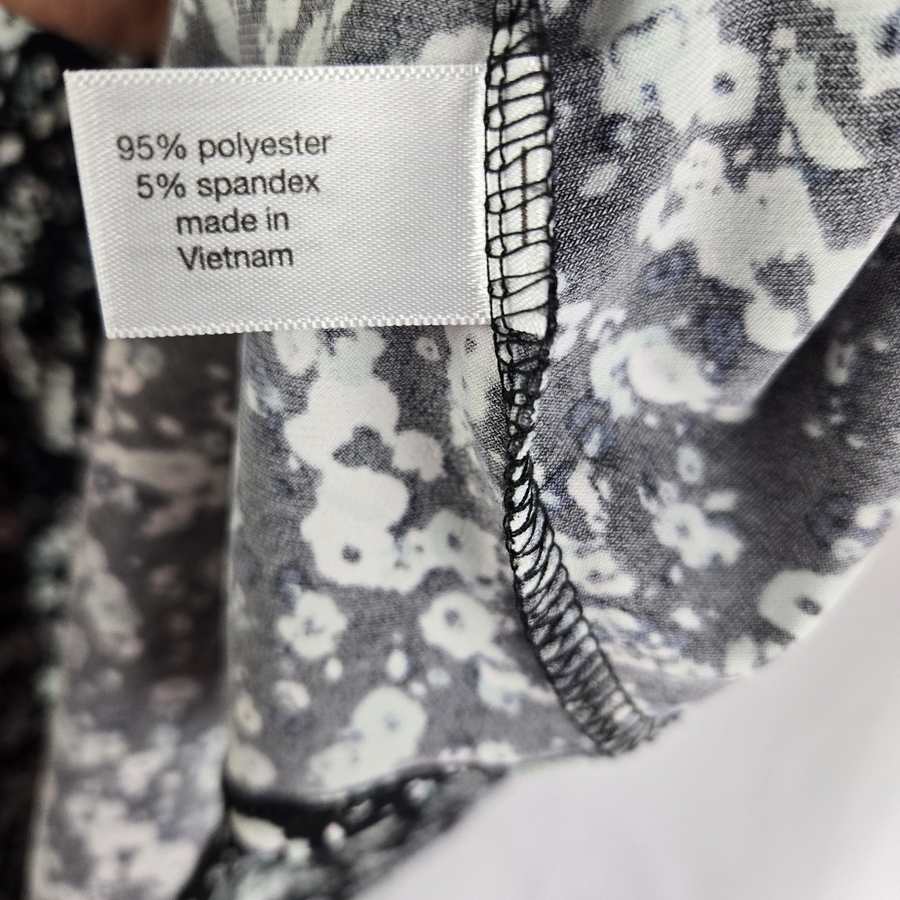 Lane Bryant Black White Blue Floral Faux Wrap Peplum Blouse Top Plus Size 14/16 - Picture 10 of 12